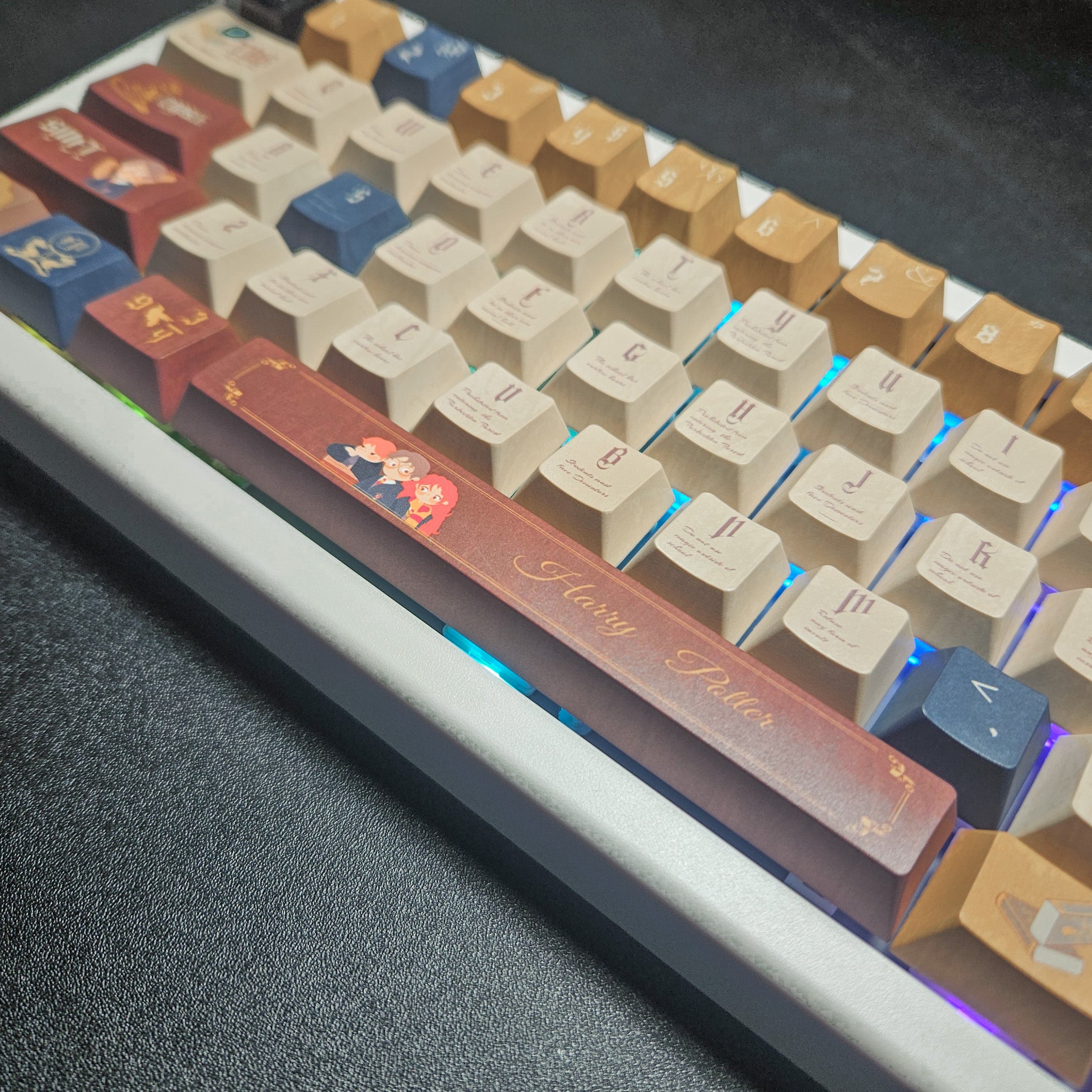 Chosen One V2 keyboard angled view with silver rotary knob