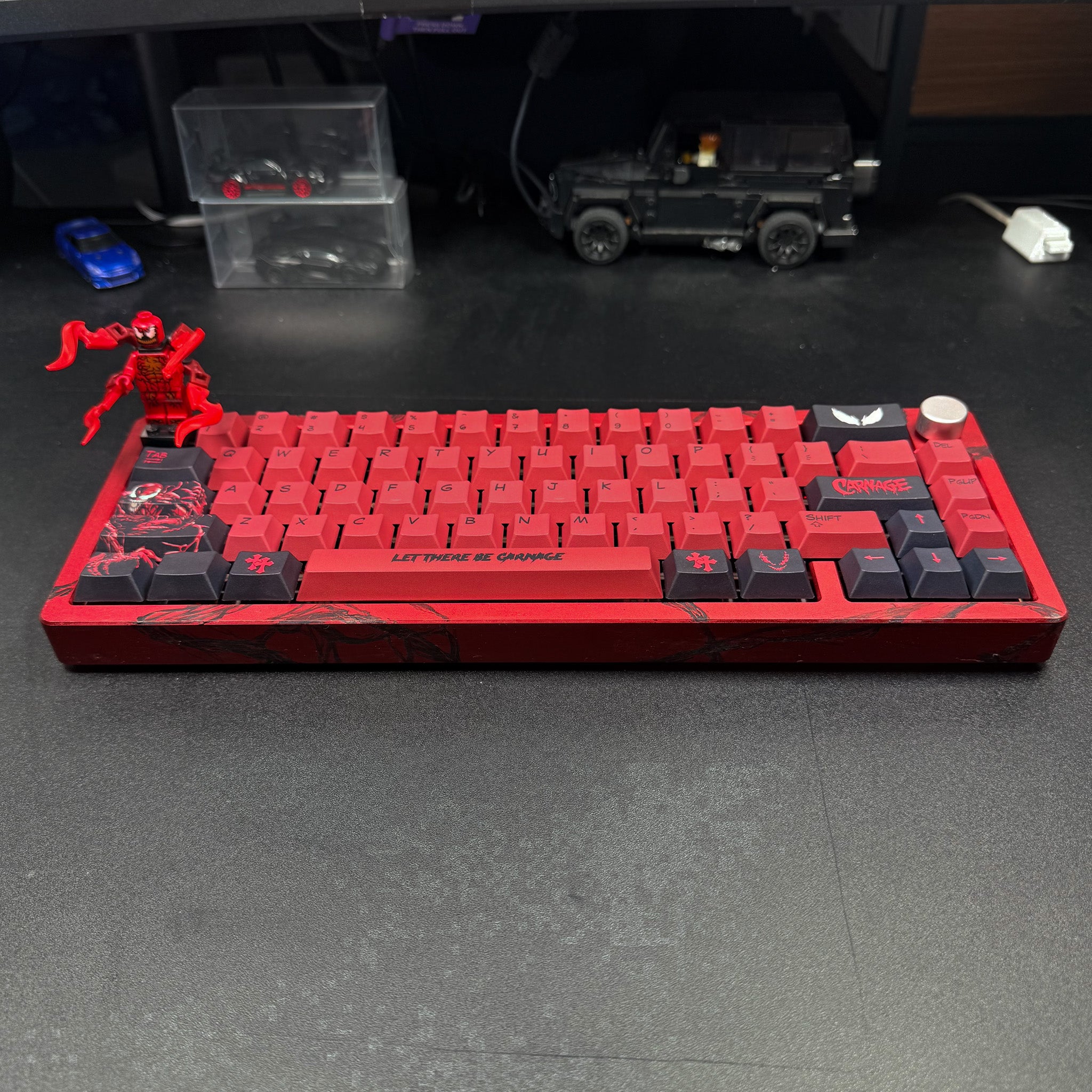 Bloodlust Symbiote keyboard side profile with silver rotary knob