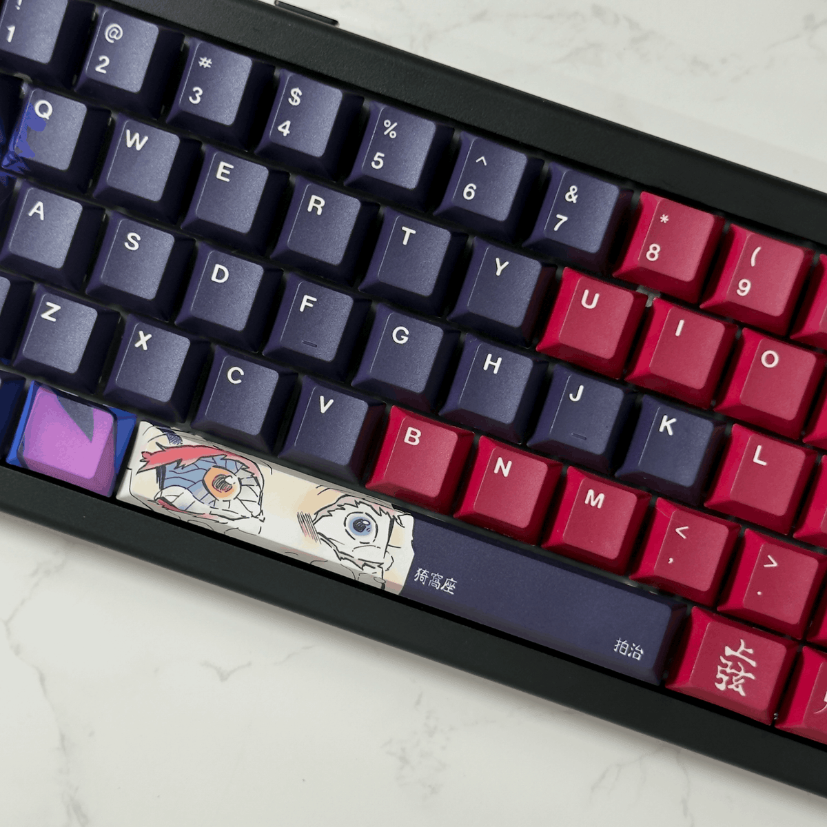 Hakuji V2 keyboard close-up of artisan keycap detail