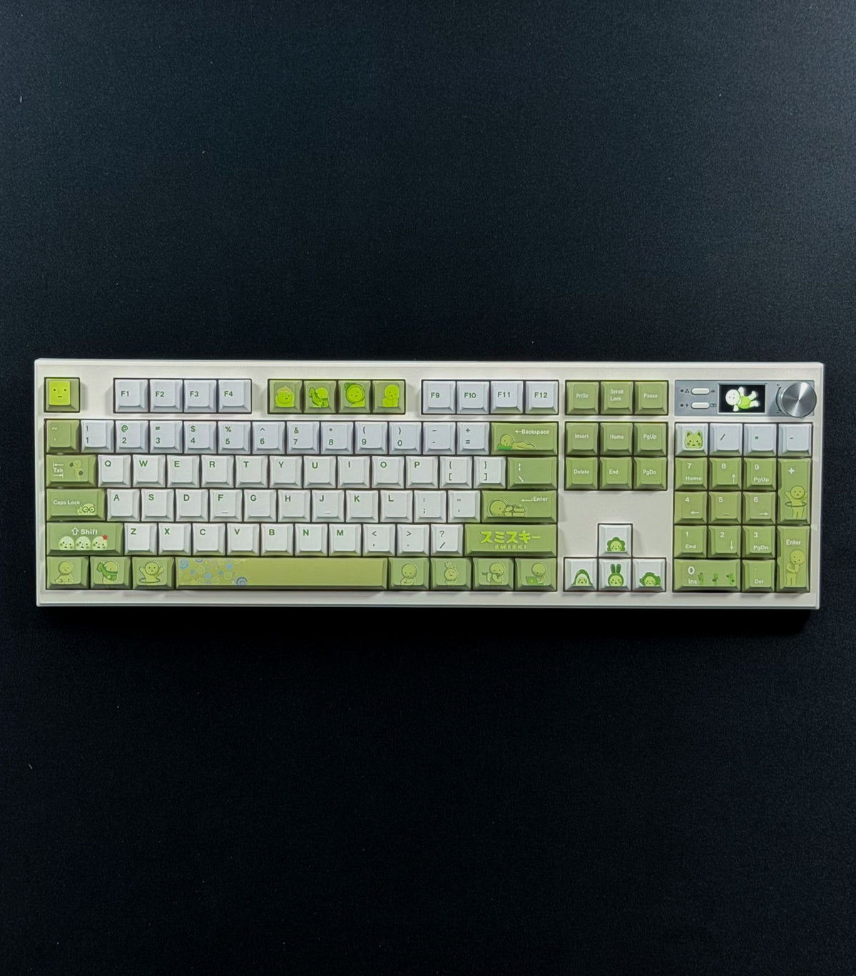 Smiski keycaps on a Resonic 100% keyboard
